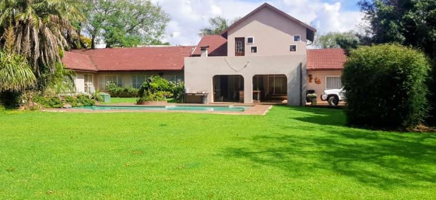 7 Bedroom Property for Sale in Bredell Gauteng
