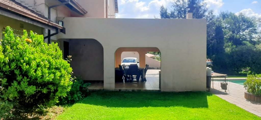 7 Bedroom Property for Sale in Bredell Gauteng