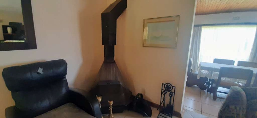 7 Bedroom Property for Sale in Bredell Gauteng