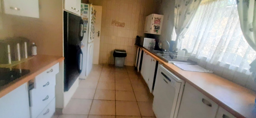 7 Bedroom Property for Sale in Bredell Gauteng