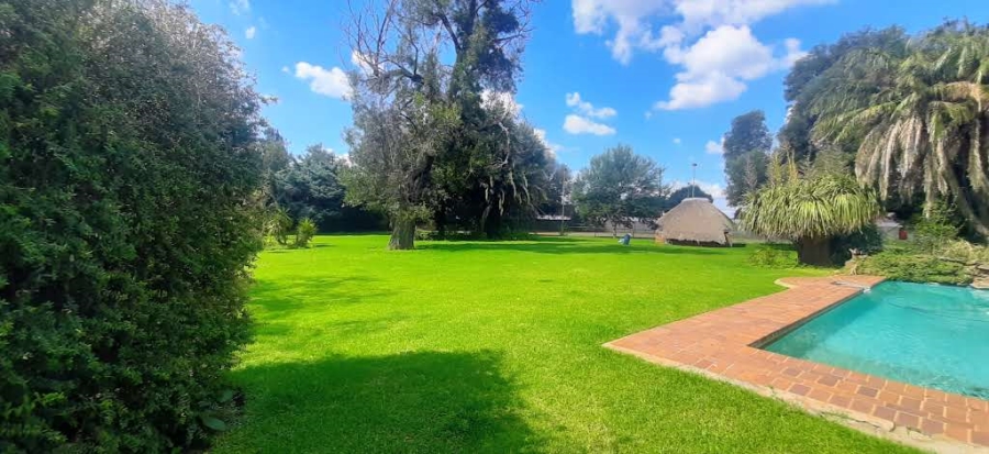 7 Bedroom Property for Sale in Bredell Gauteng