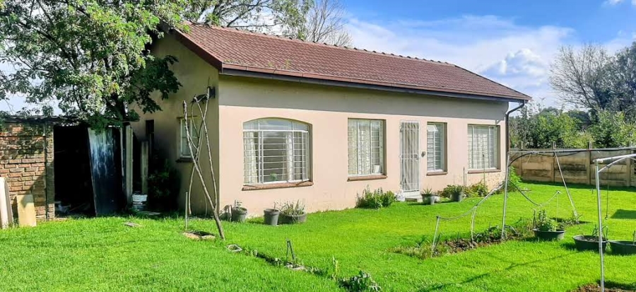 7 Bedroom Property for Sale in Bredell Gauteng