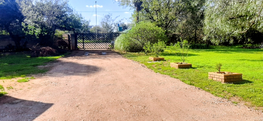 7 Bedroom Property for Sale in Bredell Gauteng