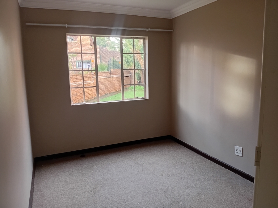 To Let 2 Bedroom Property for Rent in Die Hoewes Gauteng