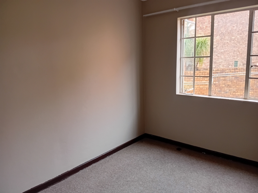 To Let 2 Bedroom Property for Rent in Die Hoewes Gauteng