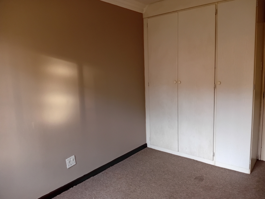To Let 2 Bedroom Property for Rent in Die Hoewes Gauteng