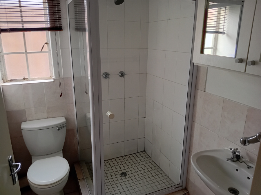 To Let 2 Bedroom Property for Rent in Die Hoewes Gauteng
