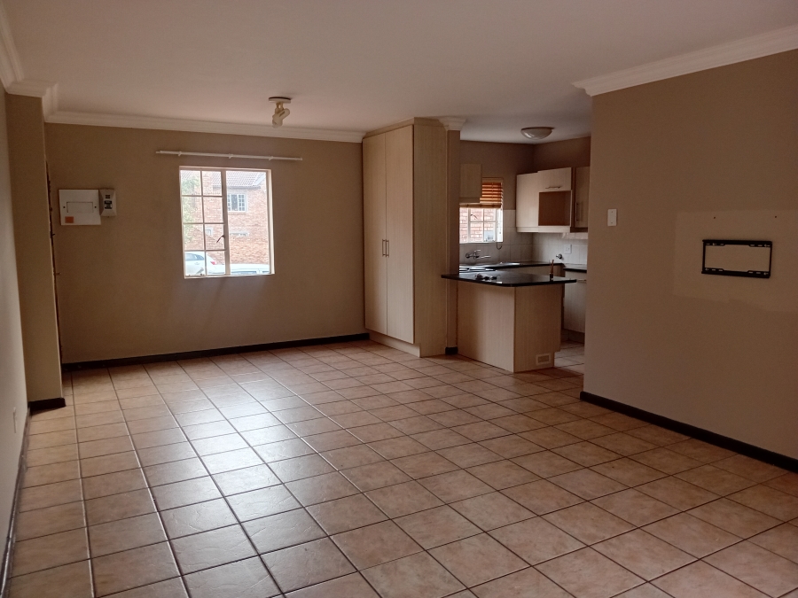 To Let 2 Bedroom Property for Rent in Die Hoewes Gauteng