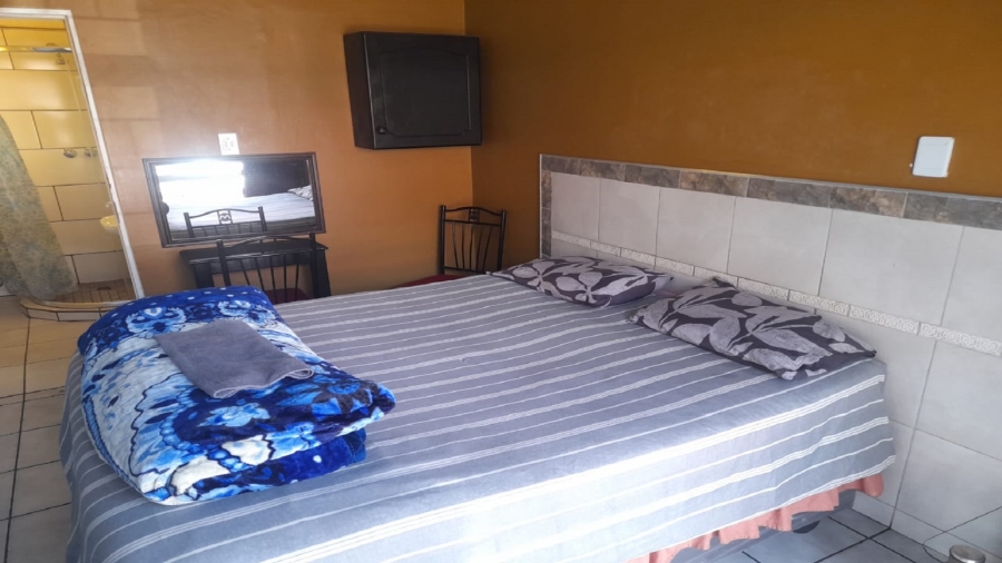 6 Bedroom Property for Sale in Vanderbijlpark CW 2 Gauteng