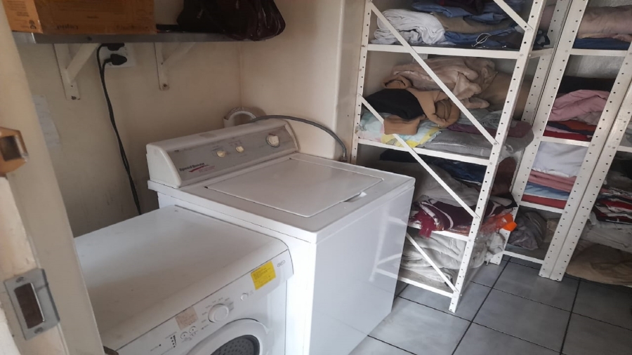 6 Bedroom Property for Sale in Vanderbijlpark CW 2 Gauteng