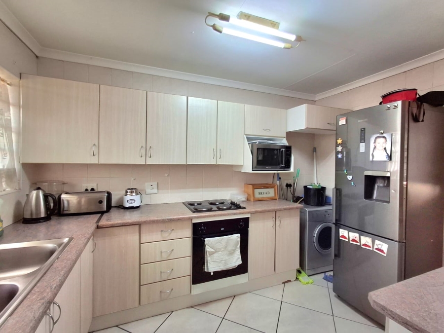 2 Bedroom Property for Sale in Beyers Park Gauteng