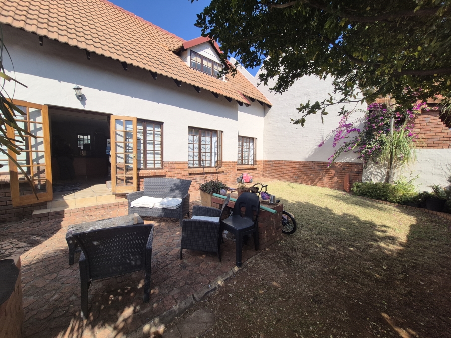3 Bedroom Property for Sale in Equestria Gauteng