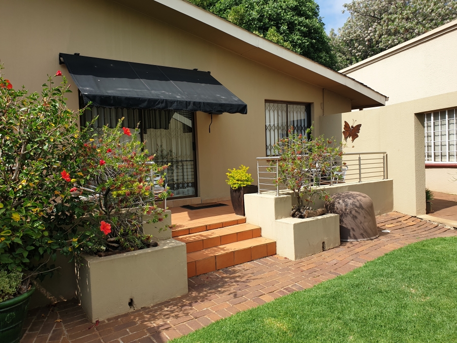 To Let 2 Bedroom Property for Rent in Bedfordview Gauteng