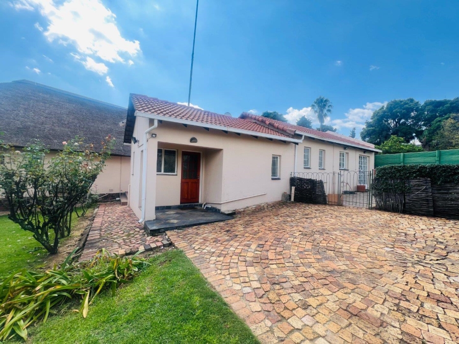 1 Bedroom Property for Sale in Wendywood Gauteng