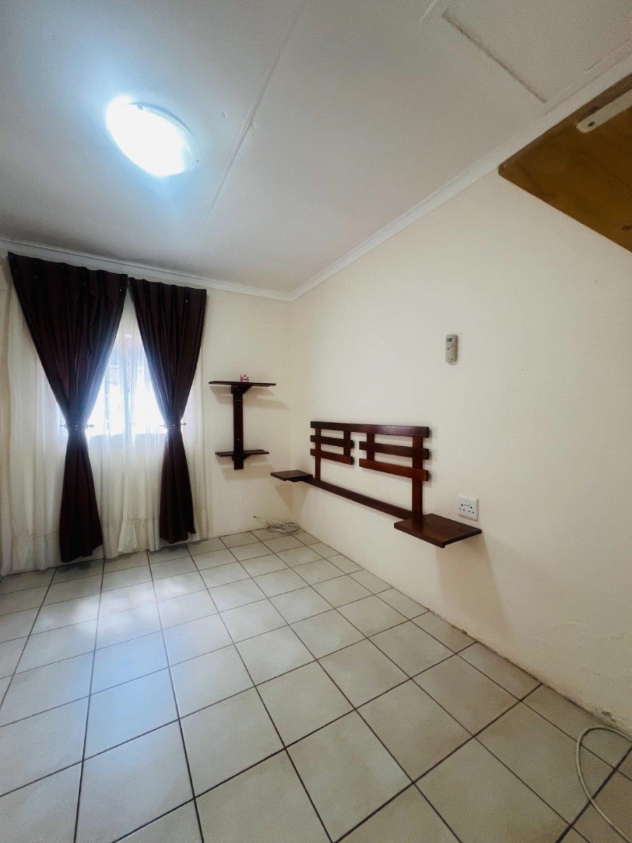 1 Bedroom Property for Sale in Wendywood Gauteng