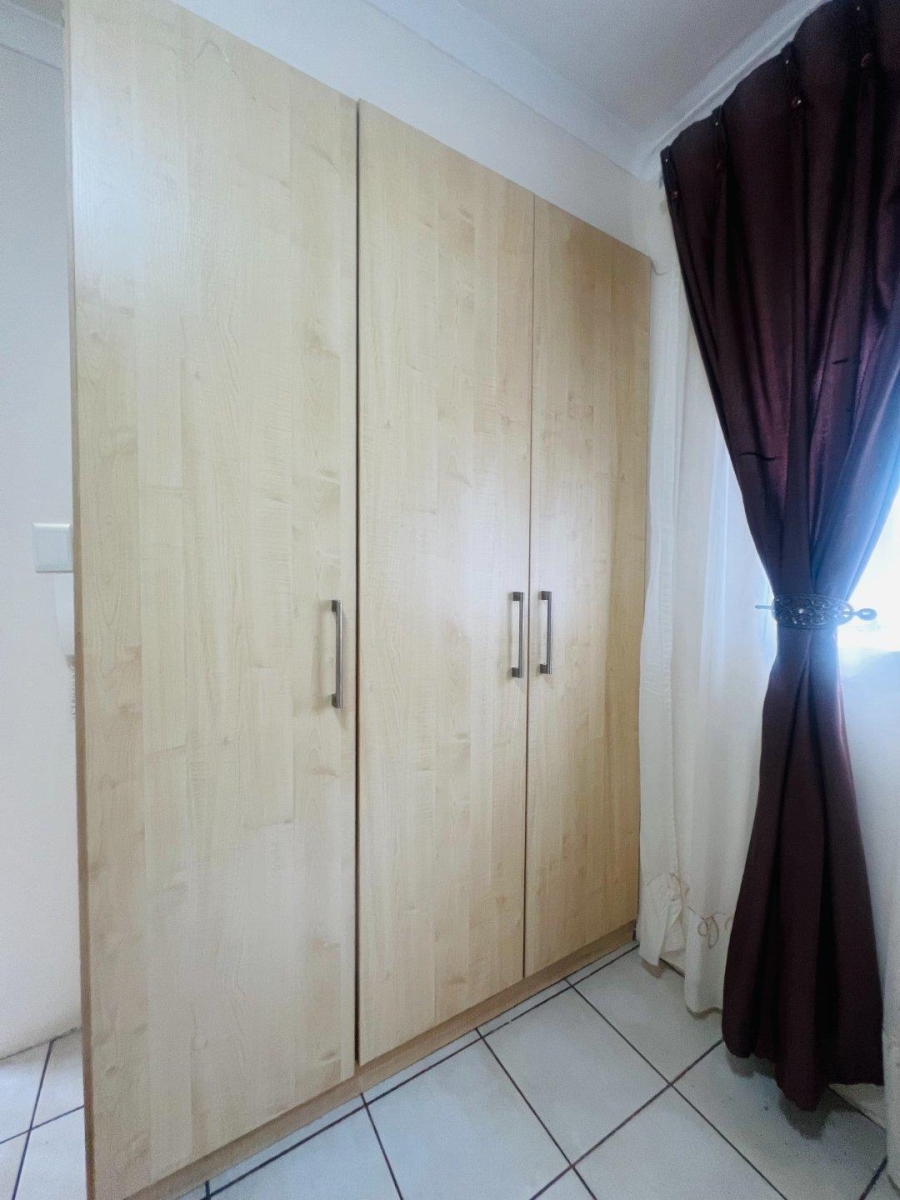 1 Bedroom Property for Sale in Wendywood Gauteng