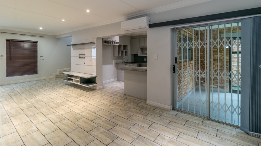 3 Bedroom Property for Sale in North Riding Gauteng