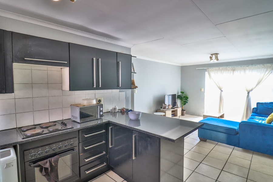 2 Bedroom Property for Sale in Vorna Valley Gauteng