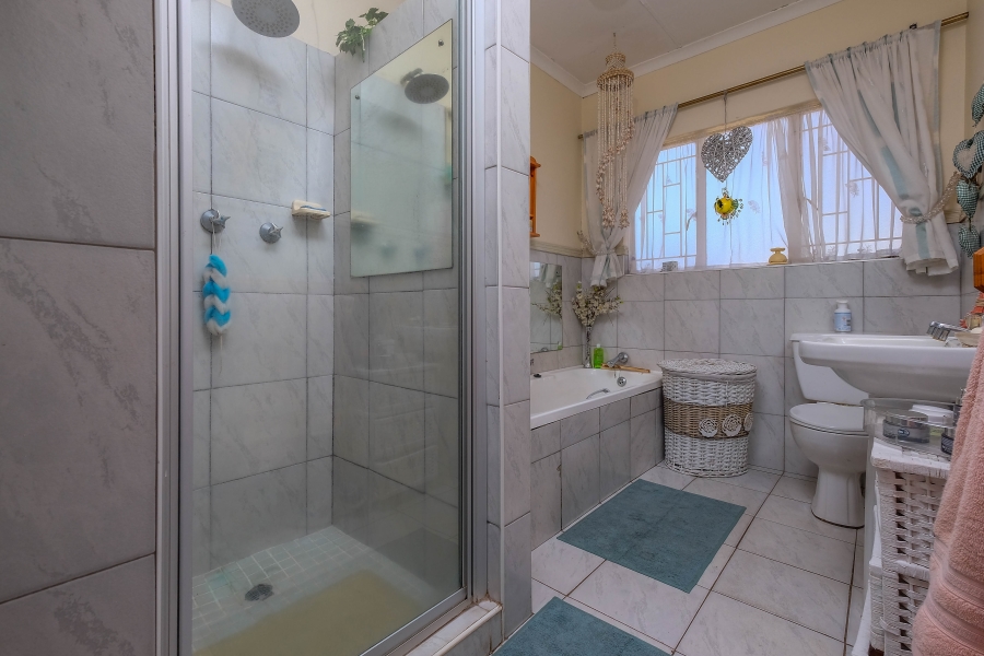 3 Bedroom Property for Sale in Nooitgedacht Gauteng