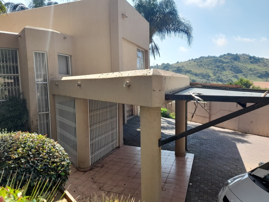 4 Bedroom Property for Sale in Bassonia Gauteng
