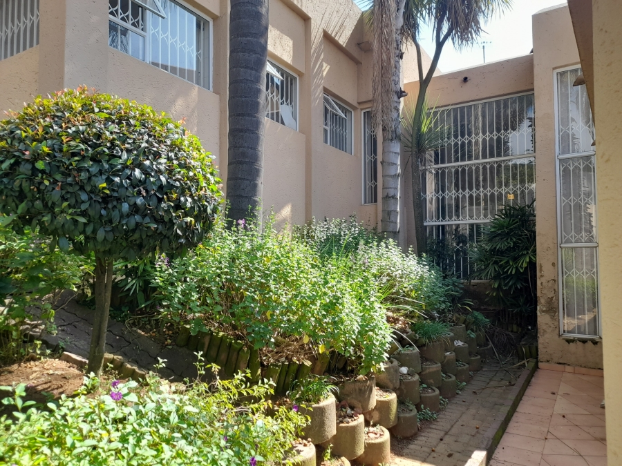 4 Bedroom Property for Sale in Bassonia Gauteng