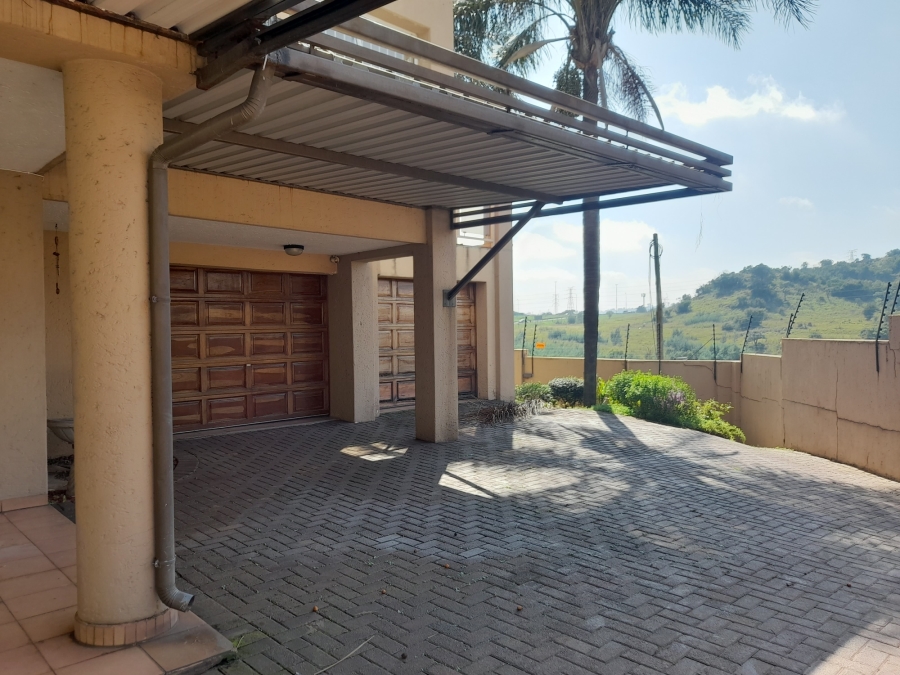 4 Bedroom Property for Sale in Bassonia Gauteng