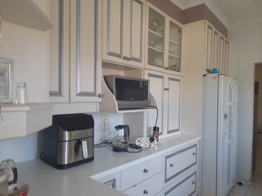 4 Bedroom Property for Sale in Bassonia Gauteng