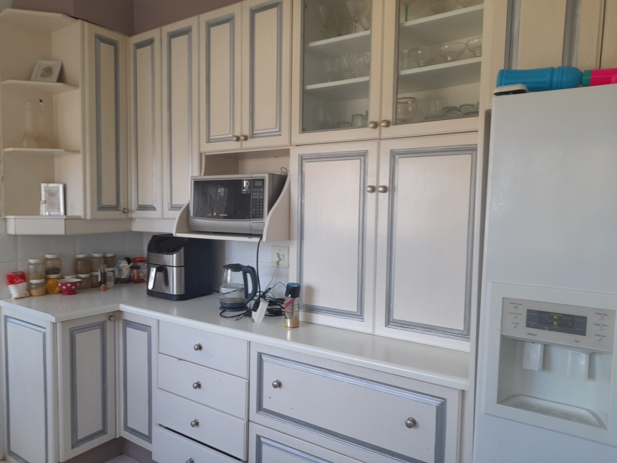4 Bedroom Property for Sale in Bassonia Gauteng
