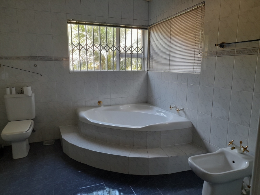 4 Bedroom Property for Sale in Bassonia Gauteng