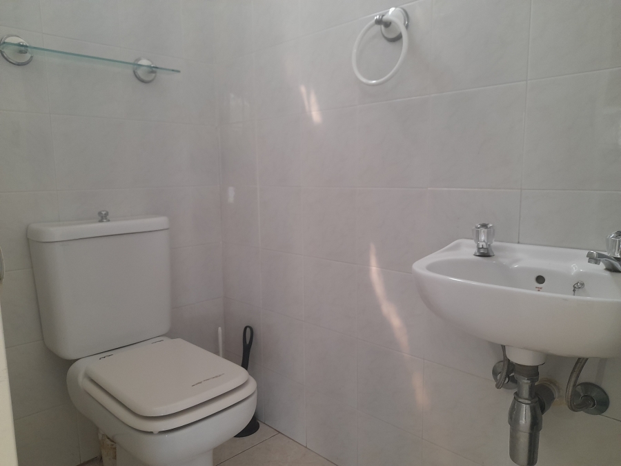4 Bedroom Property for Sale in Bassonia Gauteng