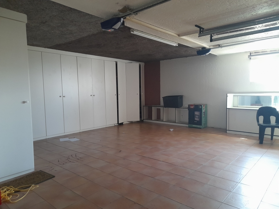 4 Bedroom Property for Sale in Bassonia Gauteng