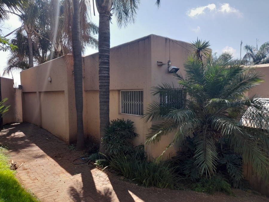 4 Bedroom Property for Sale in Bassonia Gauteng