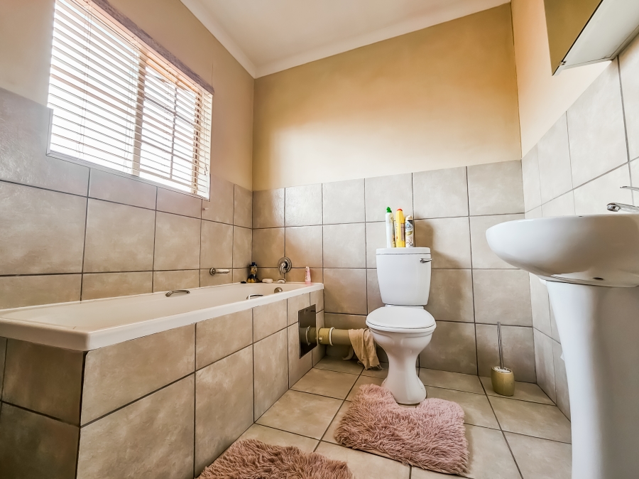 3 Bedroom Property for Sale in Annlin Gauteng