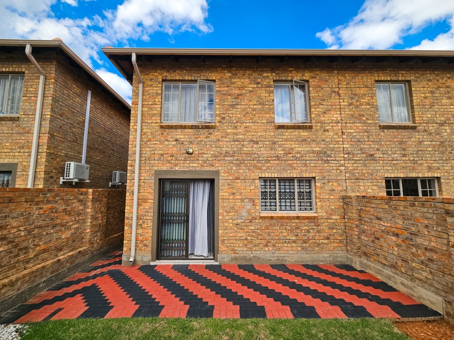3 Bedroom Property for Sale in Annlin Gauteng