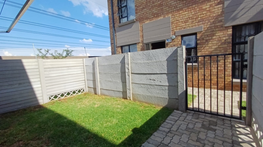 To Let 2 Bedroom Property for Rent in Albertsdal Gauteng
