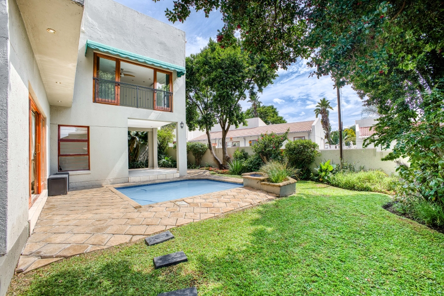 4 Bedroom Property for Sale in Magaliessig Gauteng