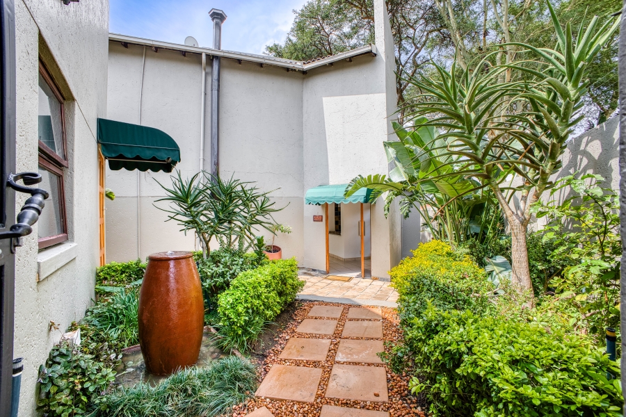4 Bedroom Property for Sale in Magaliessig Gauteng