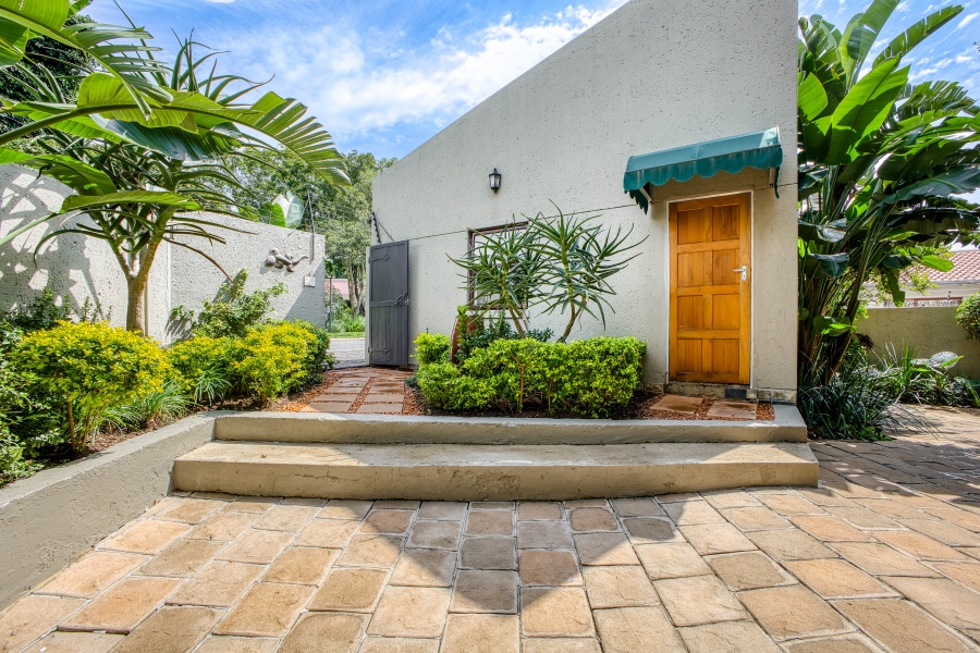 4 Bedroom Property for Sale in Magaliessig Gauteng