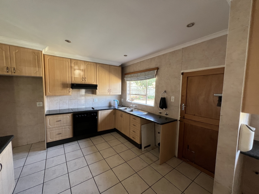To Let 3 Bedroom Property for Rent in Brackenhurst Gauteng