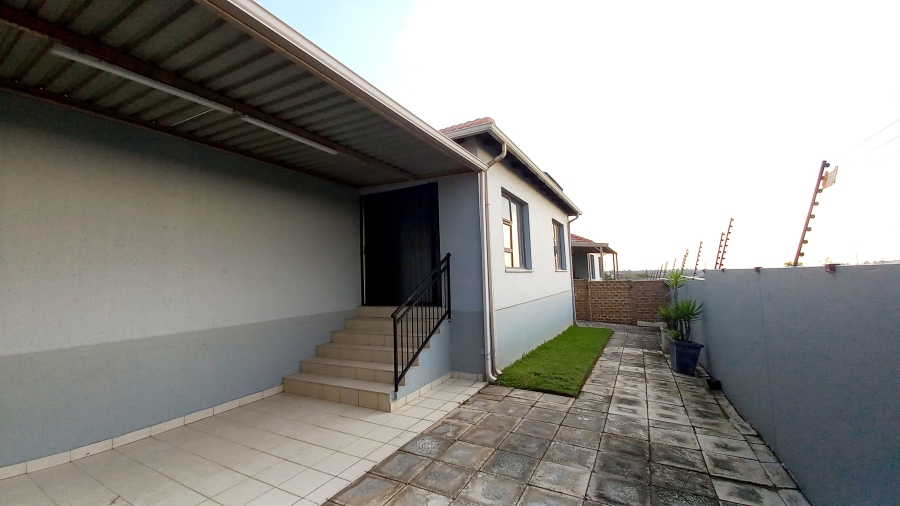 2 Bedroom Property for Sale in Parkrand Gauteng