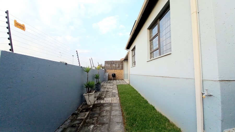 2 Bedroom Property for Sale in Parkrand Gauteng