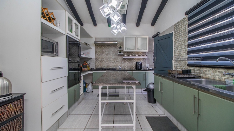 3 Bedroom Property for Sale in Glen Marais Gauteng