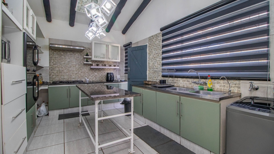 3 Bedroom Property for Sale in Glen Marais Gauteng