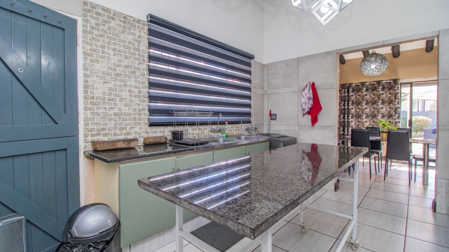 3 Bedroom Property for Sale in Glen Marais Gauteng