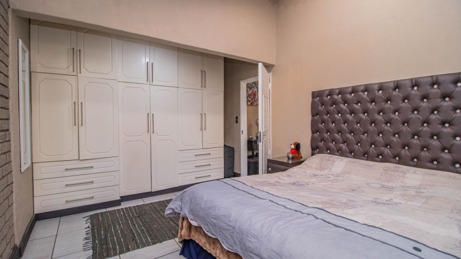 3 Bedroom Property for Sale in Glen Marais Gauteng