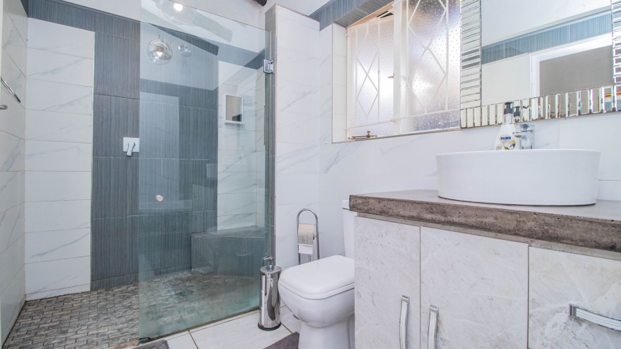 3 Bedroom Property for Sale in Glen Marais Gauteng