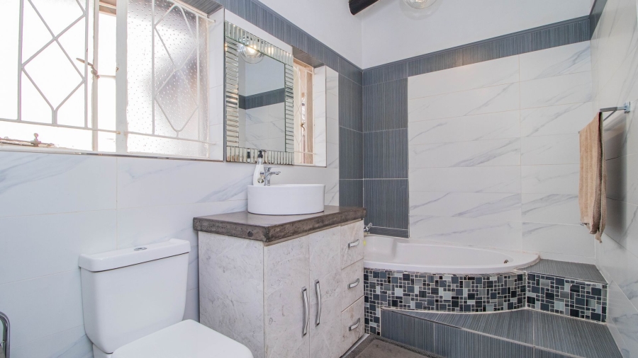 3 Bedroom Property for Sale in Glen Marais Gauteng