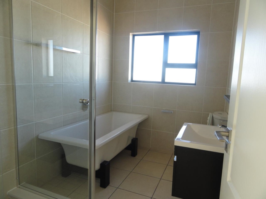 2 Bedroom Property for Sale in Greenstone Hill Gauteng