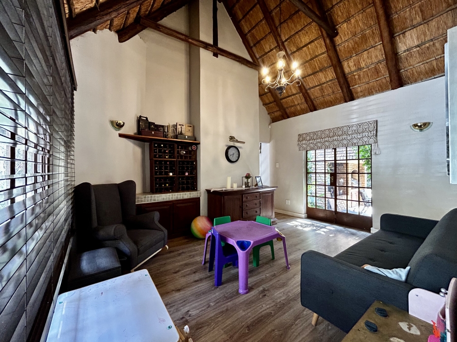 5 Bedroom Property for Sale in Glen Austin Gauteng