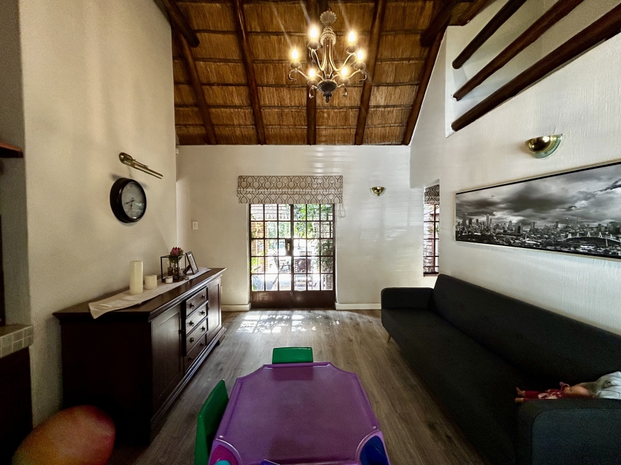 5 Bedroom Property for Sale in Glen Austin Gauteng